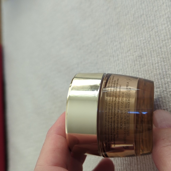 Estee Lauder Revitalizing Supreme Eye Balm - Picture 2 of 2